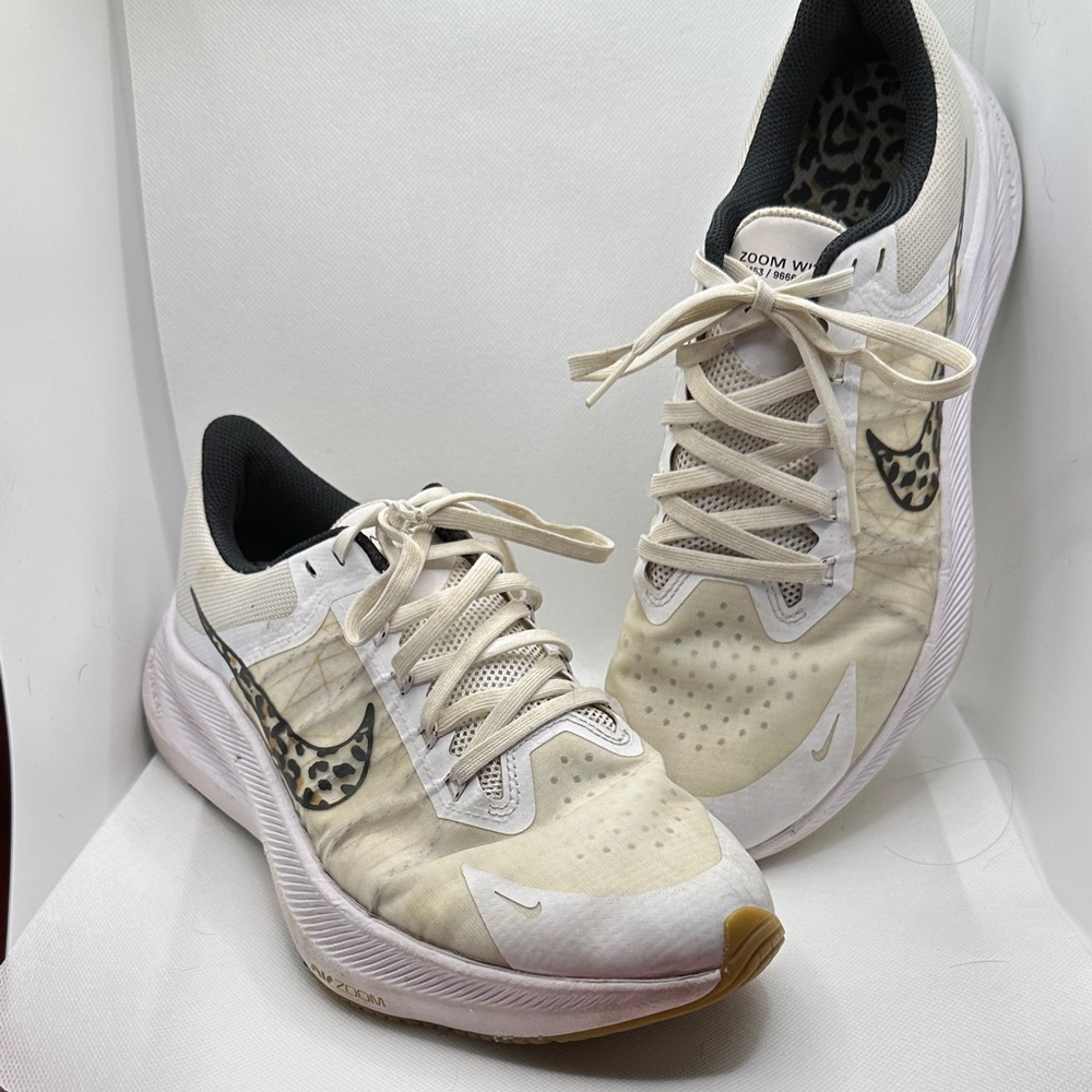 Nike WinFlow Women’s Sneakers with Leopard Print
